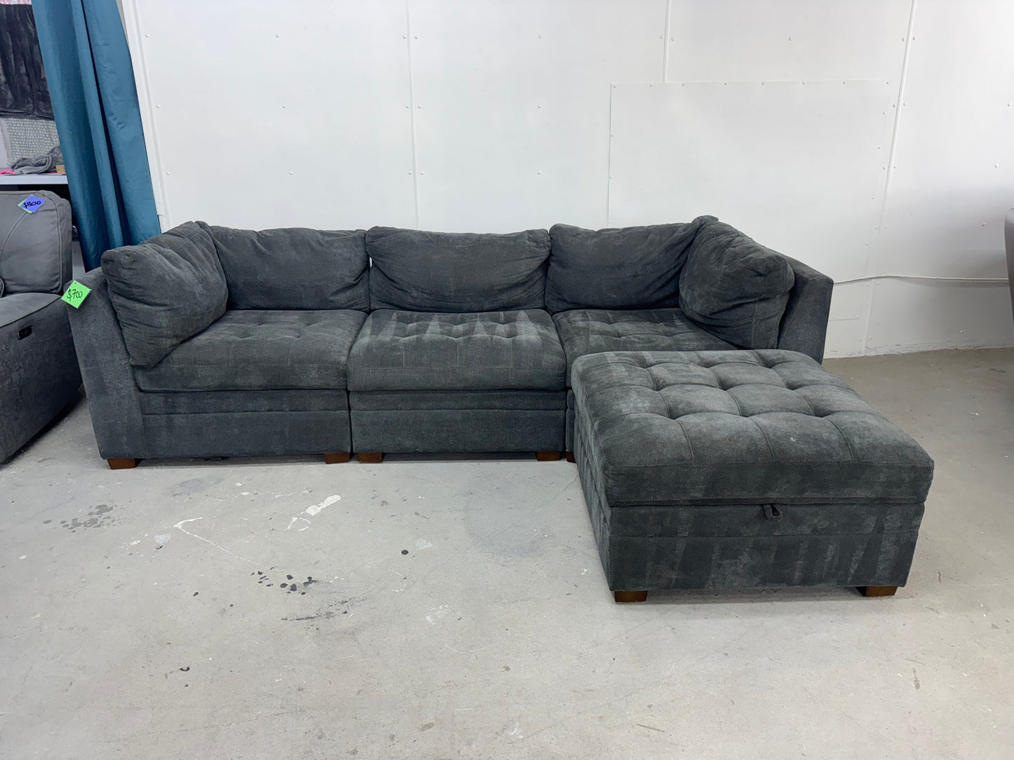 Thomasville Tisdale 4-Piece Modular Sofa with Storage Ottoman