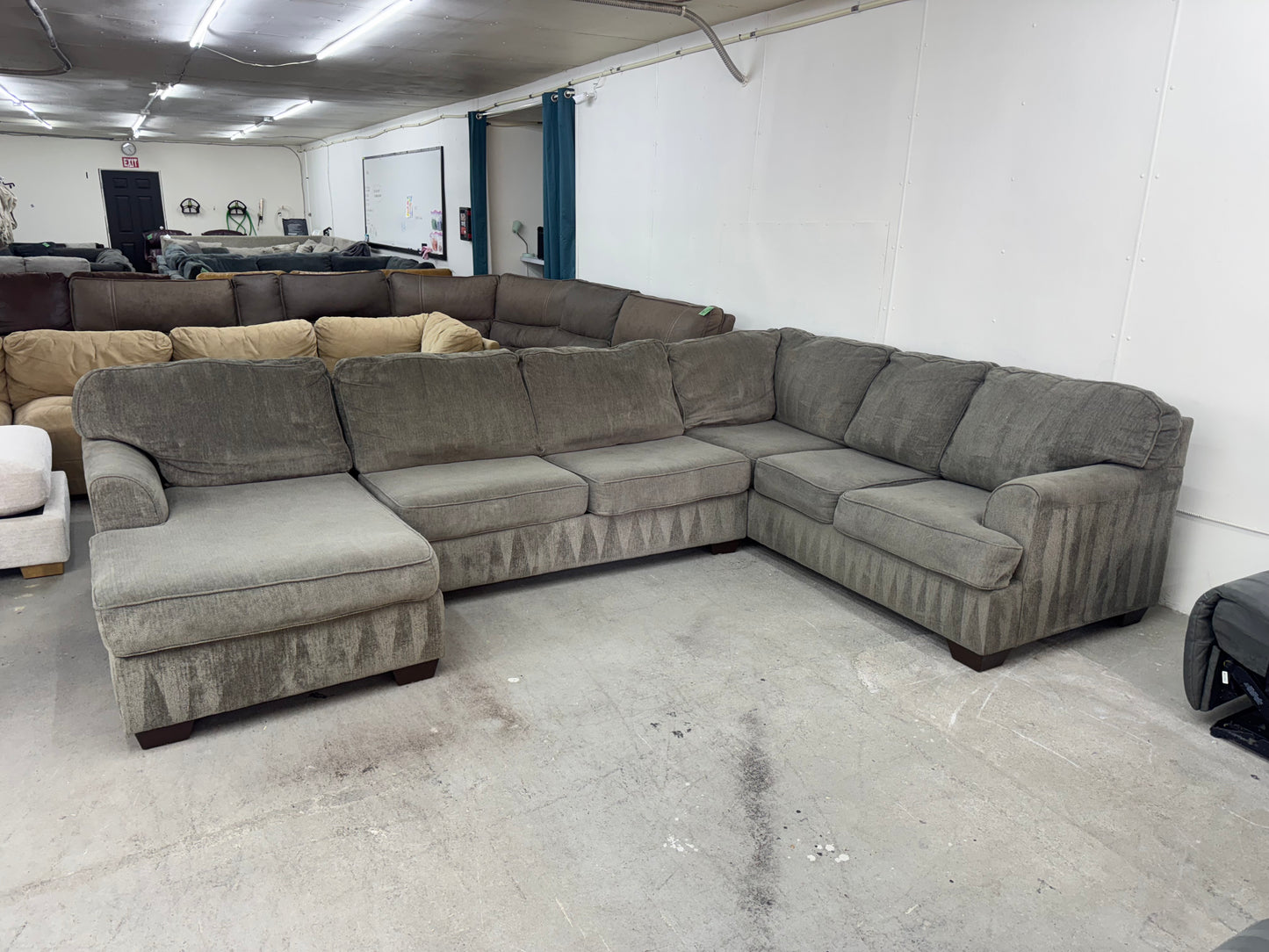 Gray U Shape Sectional with Chaise