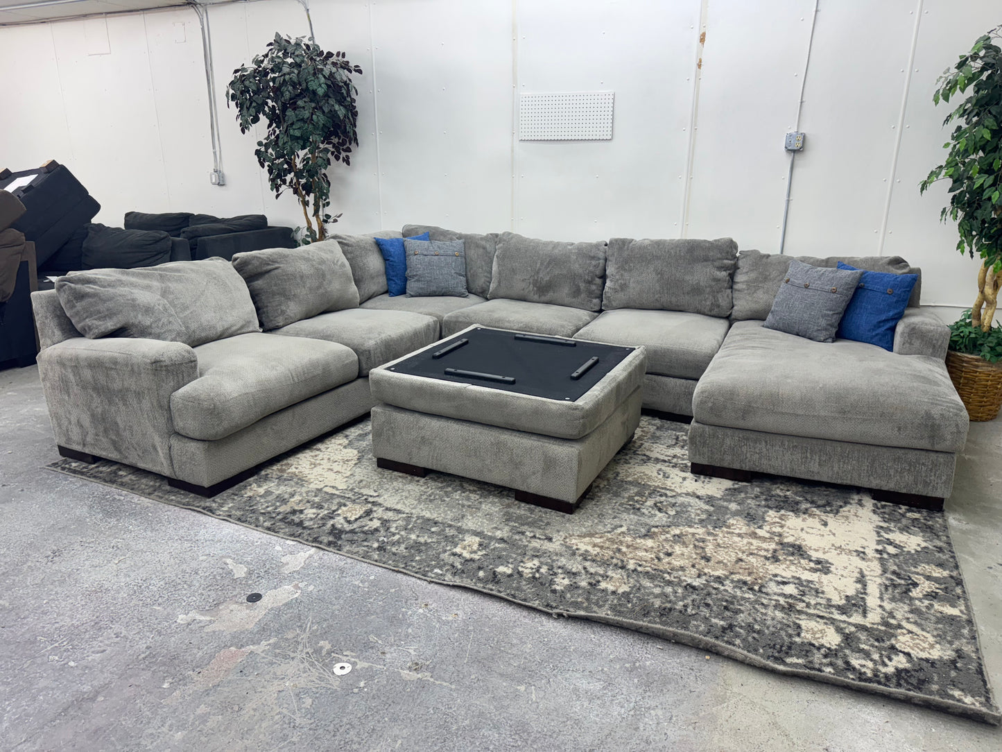 LIKE NEW Plush Gray U-Shape Sectional Sofa with Storage Ottoman