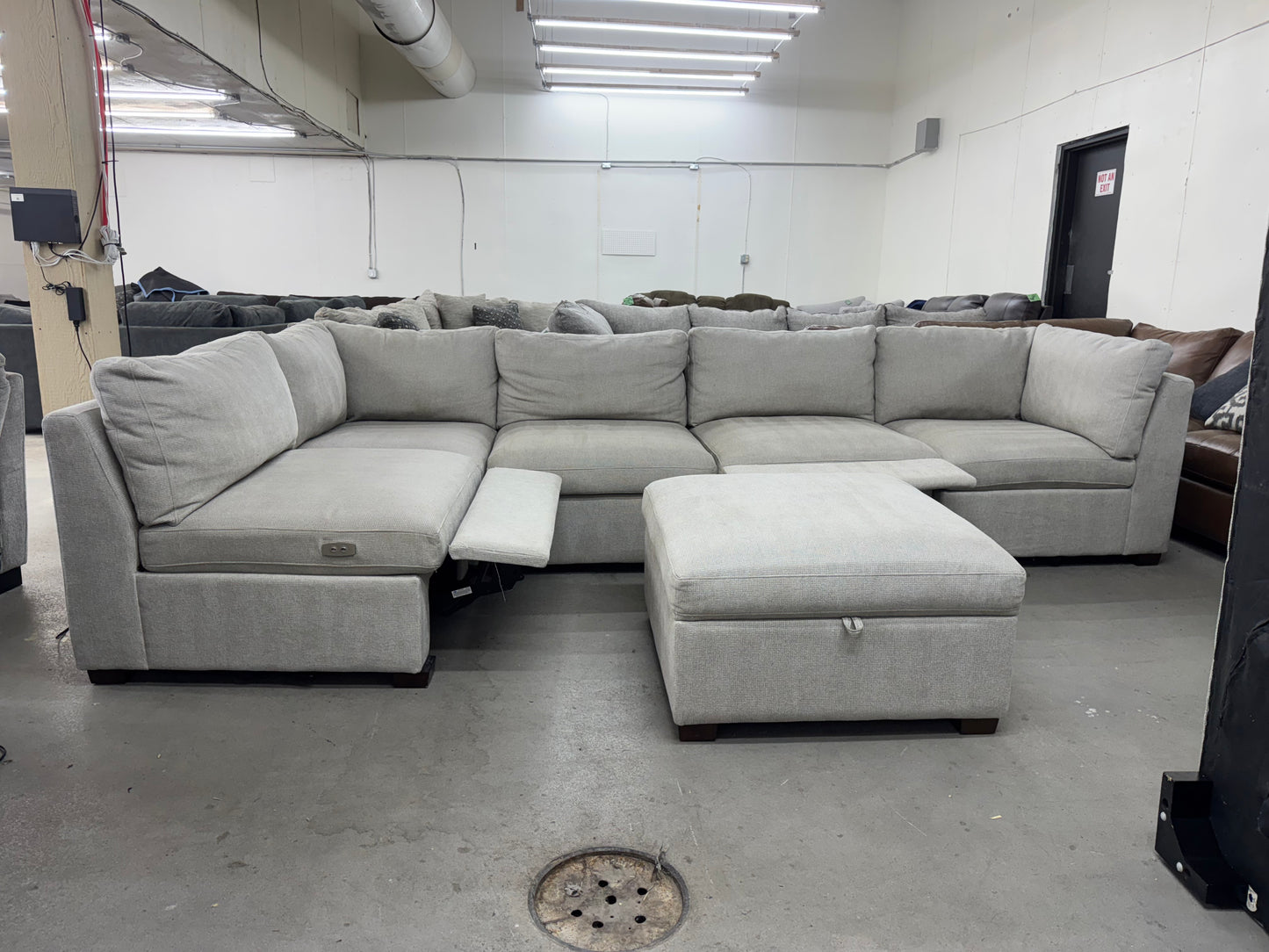 Off-White 6 Piece Modular Sofa w/ 1 Recliner & Storage Ottoman