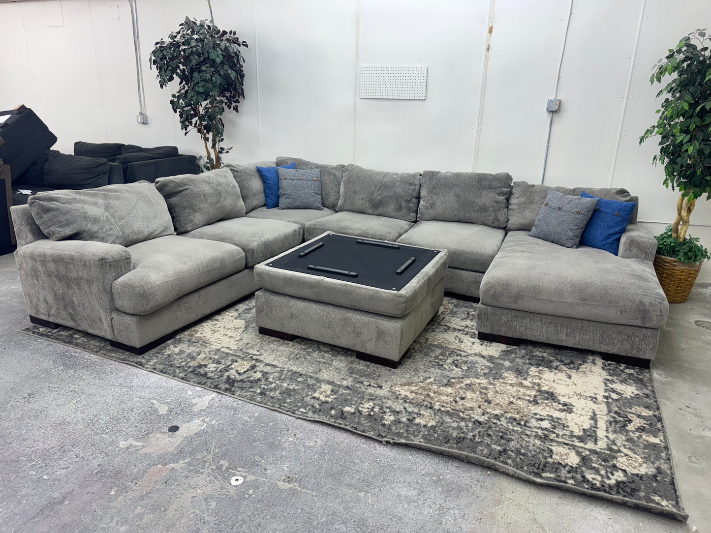 LIKE NEW Plush Gray U-Shape Sectional Sofa with Storage Ottoman