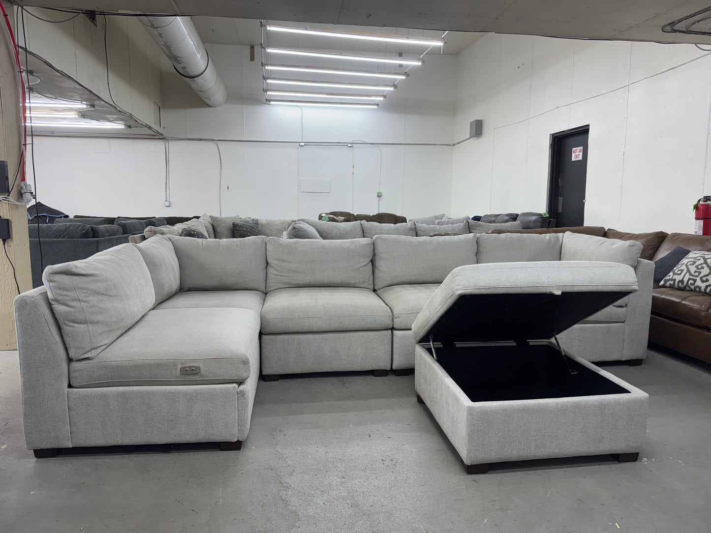 Off-White 6 Piece Modular Sofa w/ 1 Recliner & Storage Ottoman