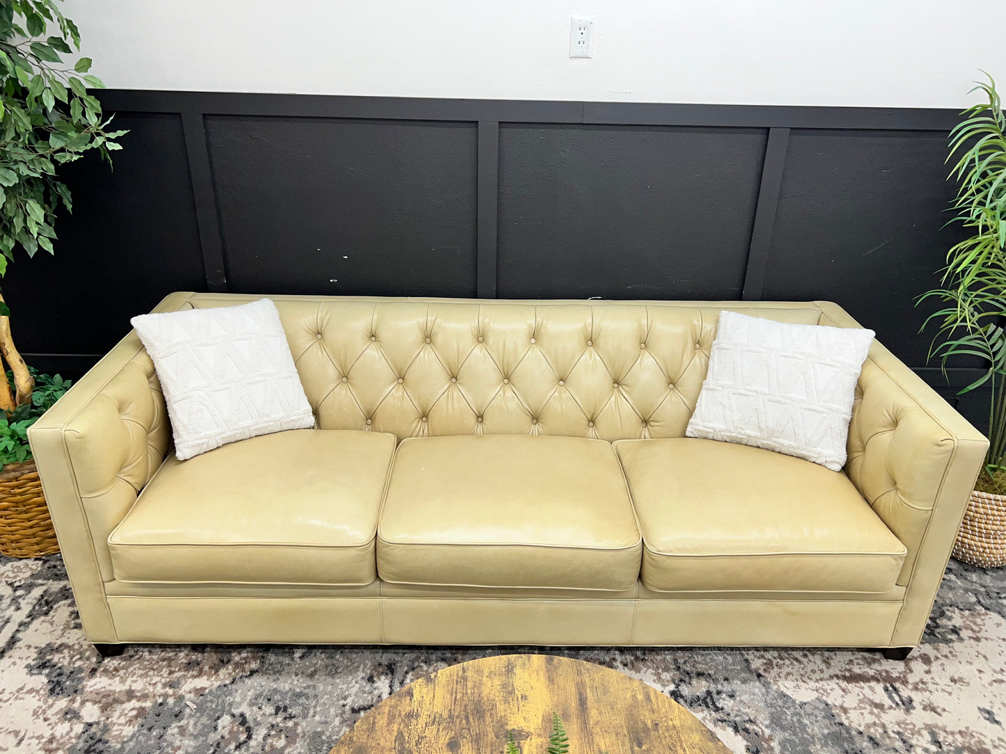 Gorgeous Beige Leather Chesterfield Sofa Couch