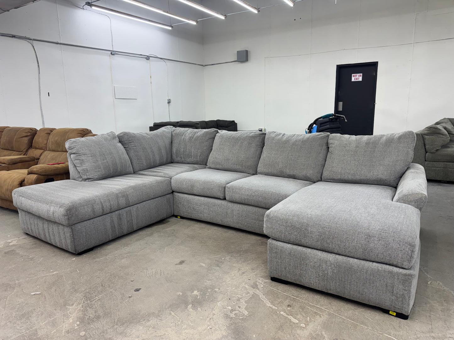 Plush Gray Broyhill Dual-Chaise Sectional