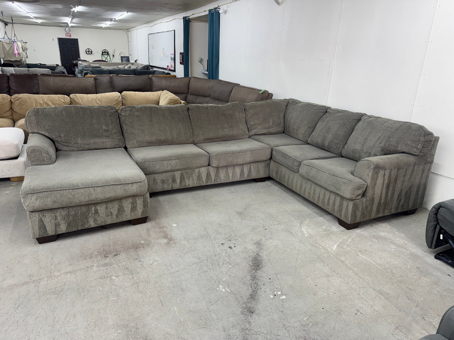 Gray U Shape Sectional with Chaise