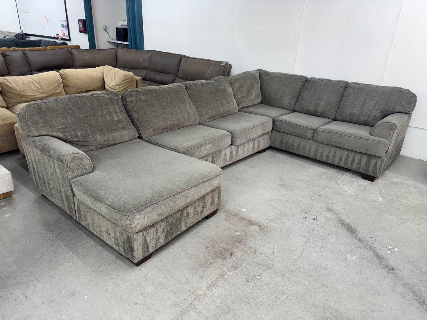 Gray U Shape Sectional with Chaise