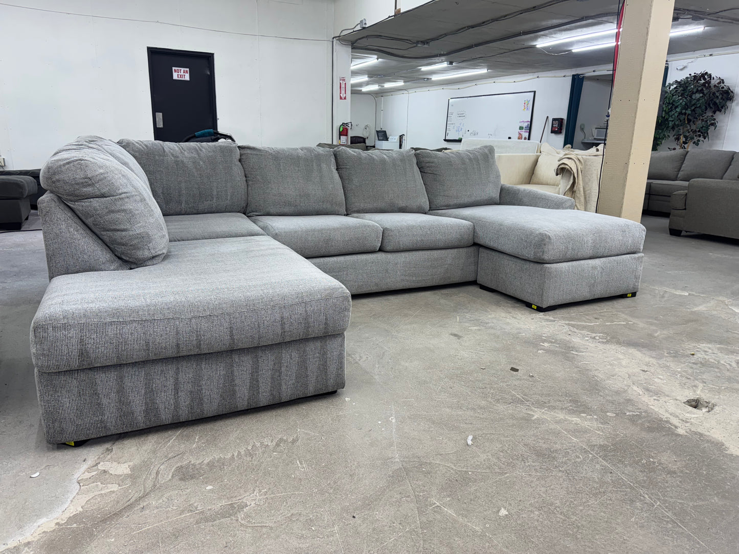 Plush Gray Broyhill Dual-Chaise Sectional