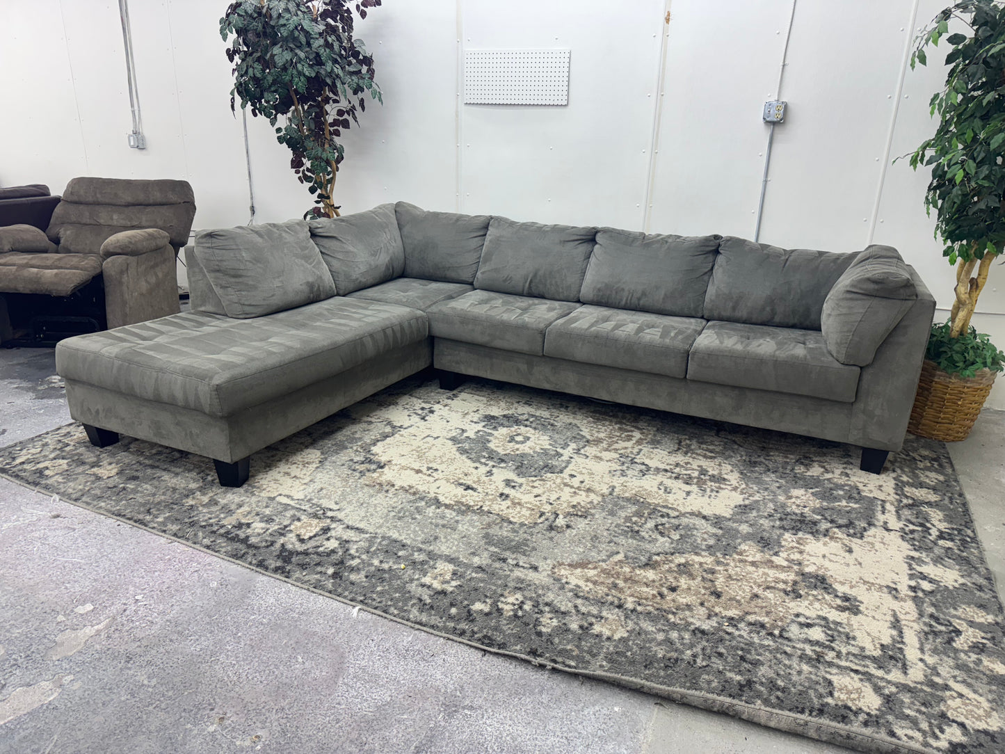 Sleek Gray Modern L Shape Sectional Couch