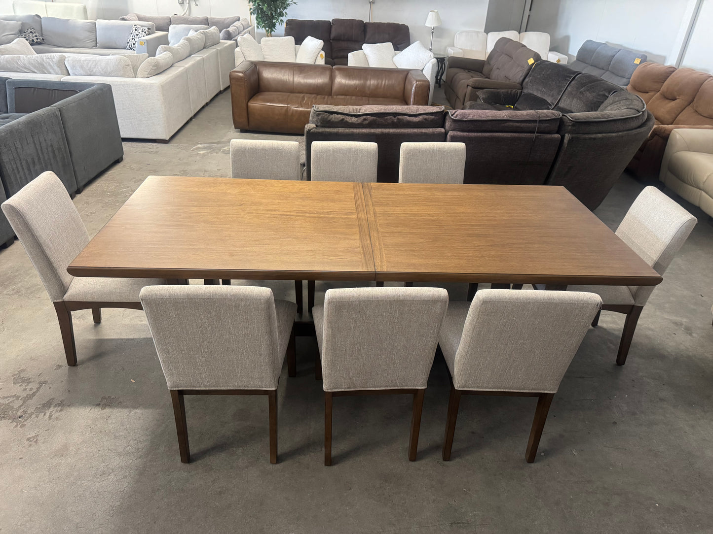 Thomasville Carmel Valley Dining Table & 8 Chairs
