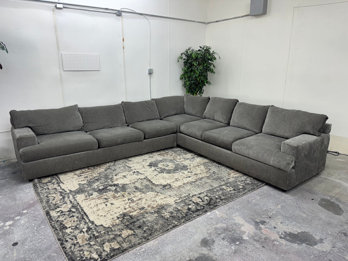 Gigantic Gray L-Shape Sleeper Sofa Sectional Couch