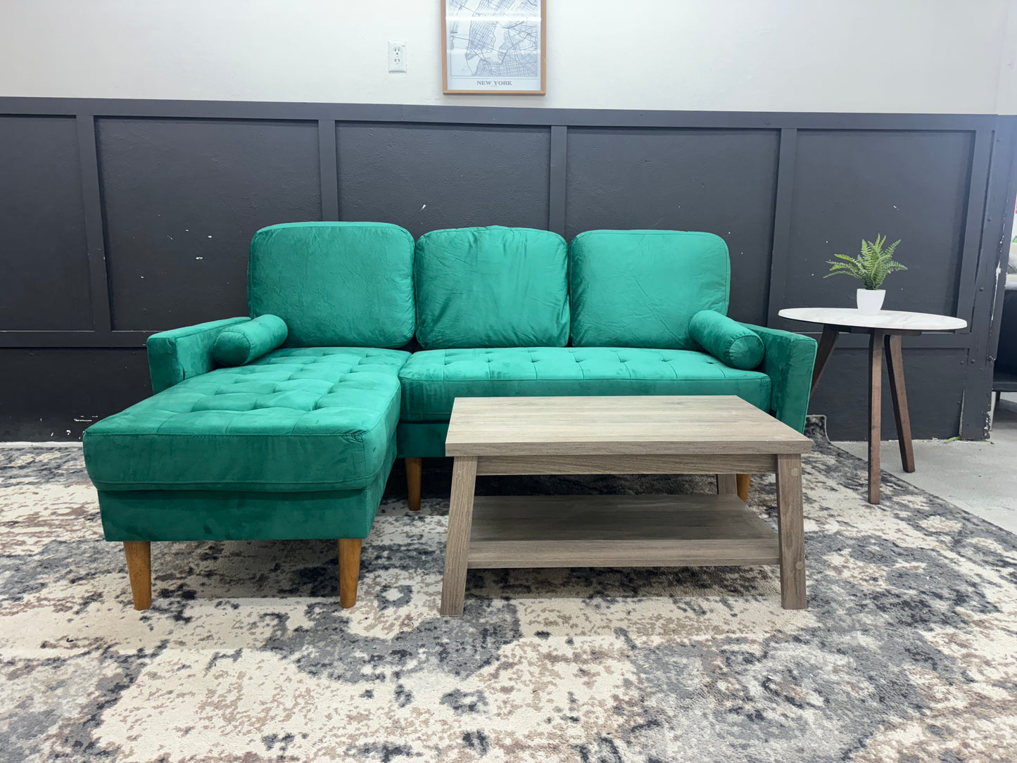 Gorgeous LIKE-NEW Mid Century Modern Emerald Green Velvet Sectional Couch