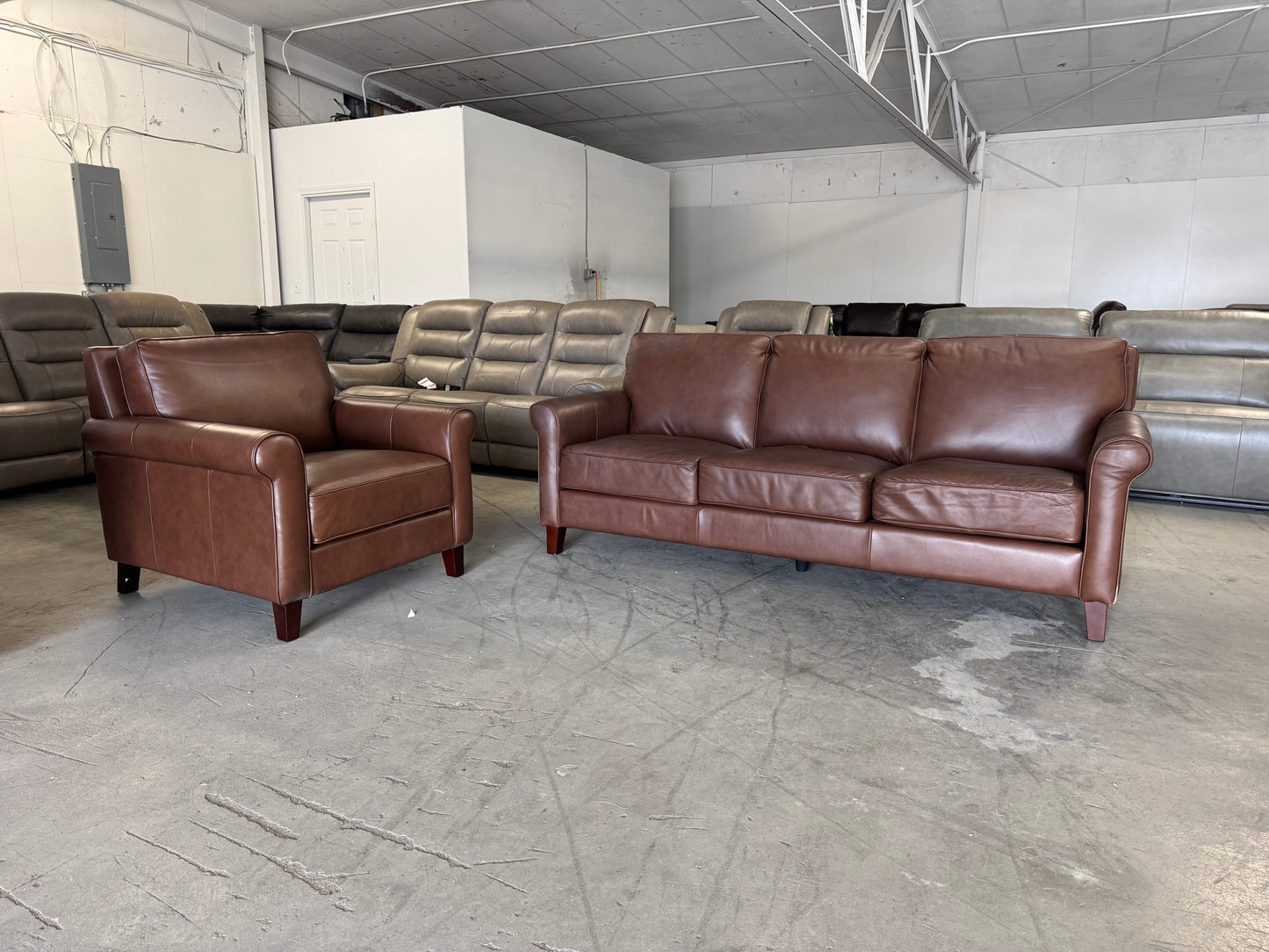 Like New Larsen 2-Piece Top Grain Leather Set