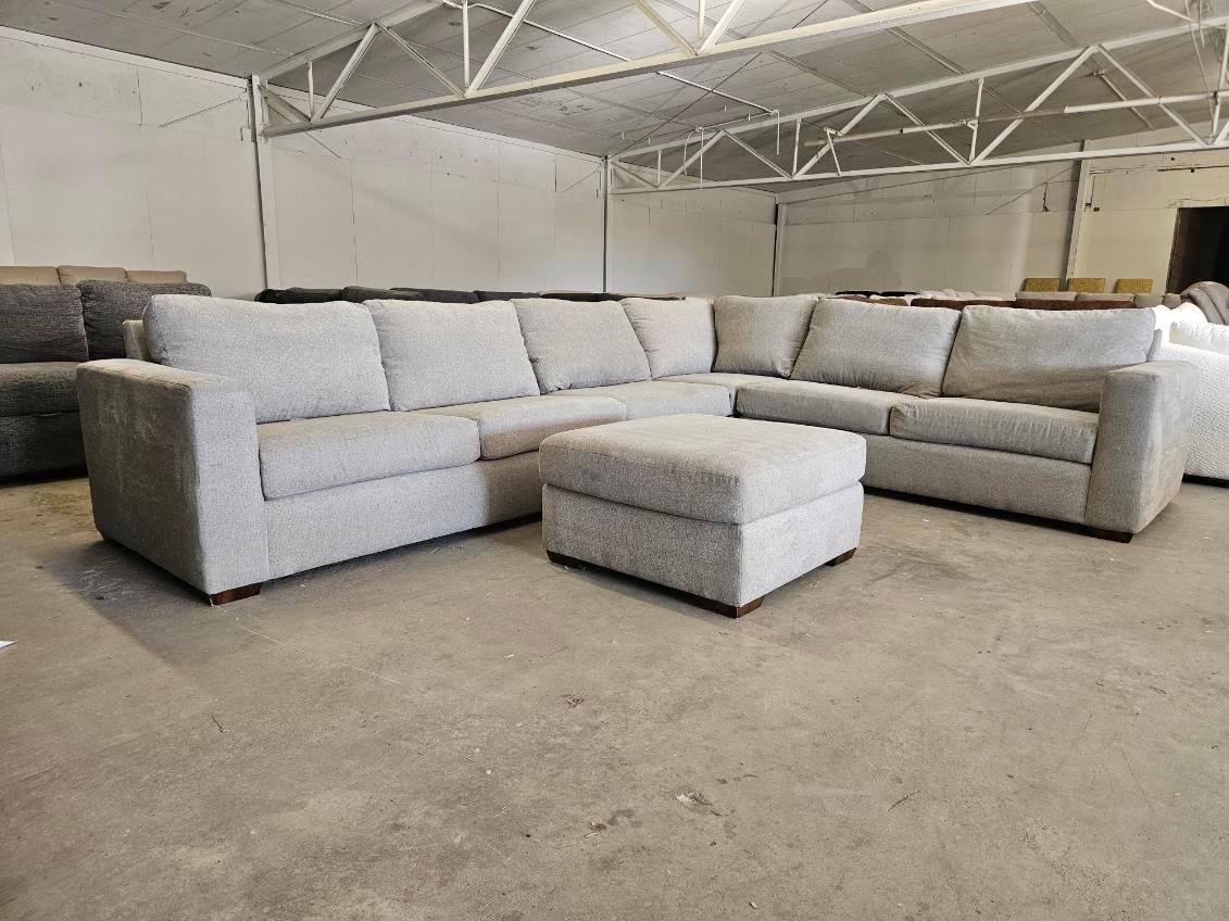 Flexsteel 5-Piece Fabric Modular Sectional with Ottoman
