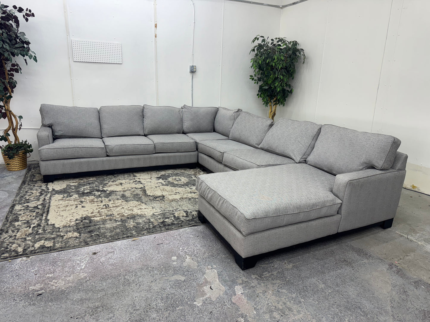 Huge Gray U Shape Sectional Sofa with Chaise Lounge