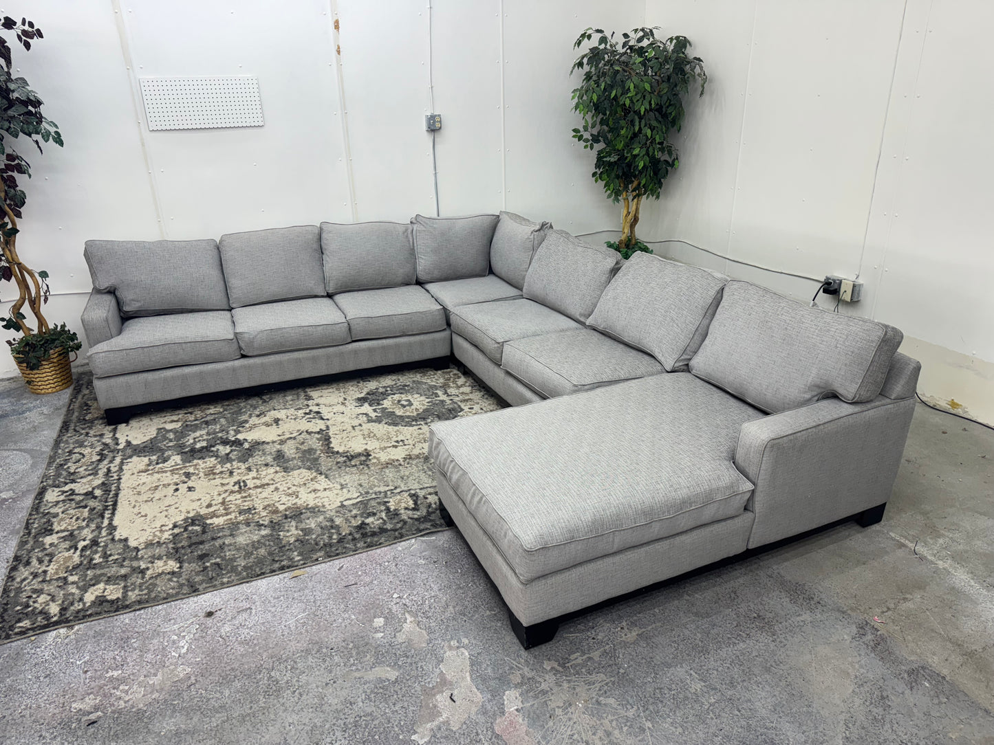 Huge Gray U Shape Sectional Sofa with Chaise Lounge