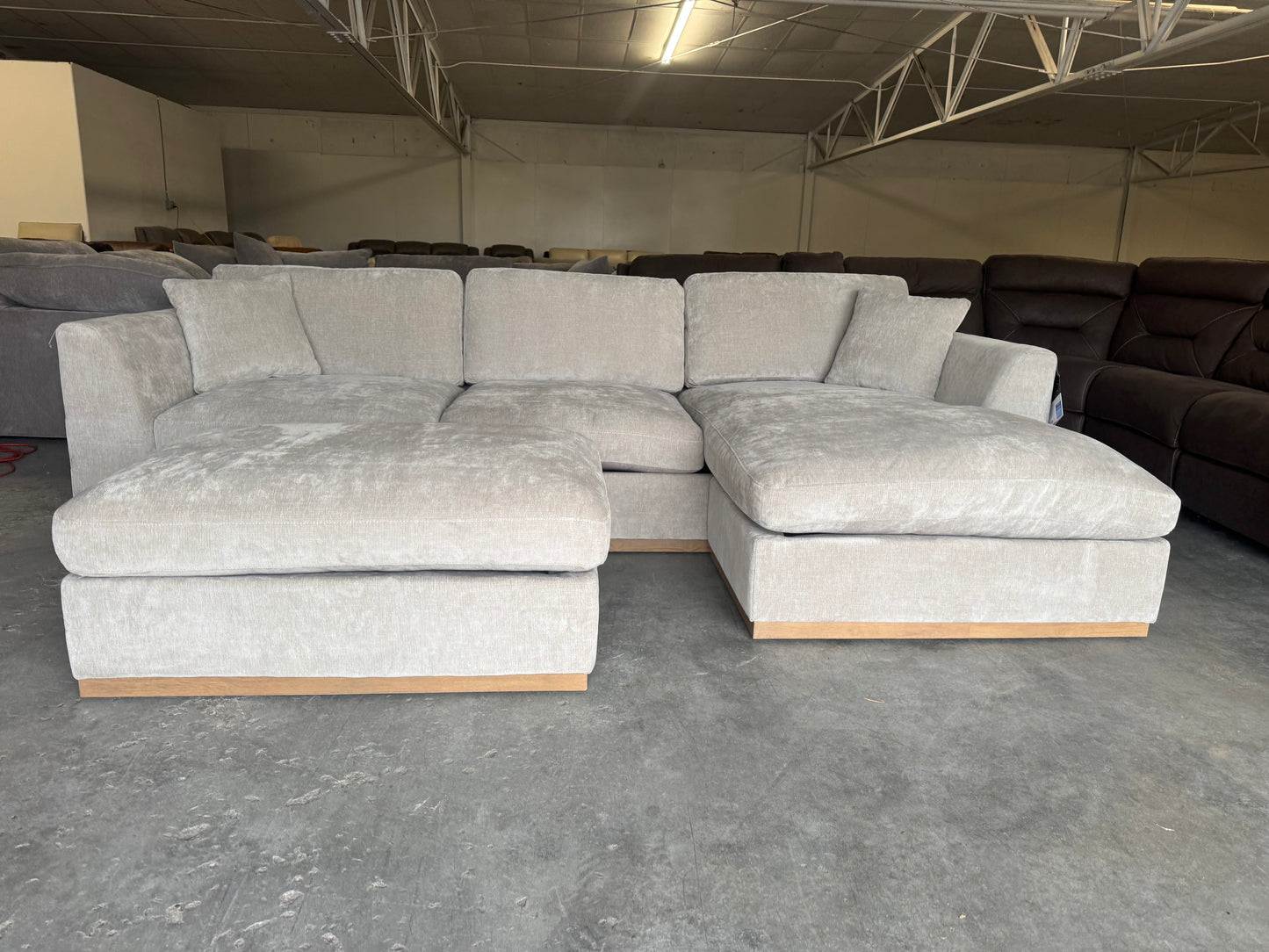 Beige Mid Century Modern L Shape Sectional w/ Reversible Chaise and Ottoman