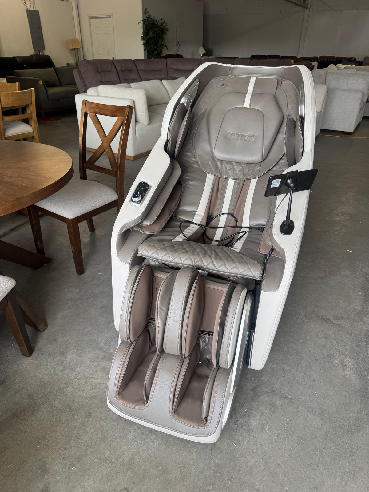 Kyota Kiyomi M698 4D Zero Gravity Massage Chair