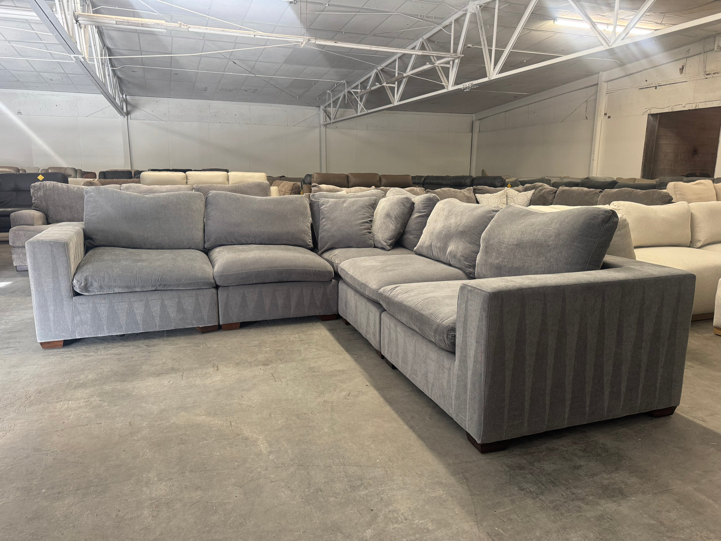 Like New 5 Piece Modular Cloud Sectional