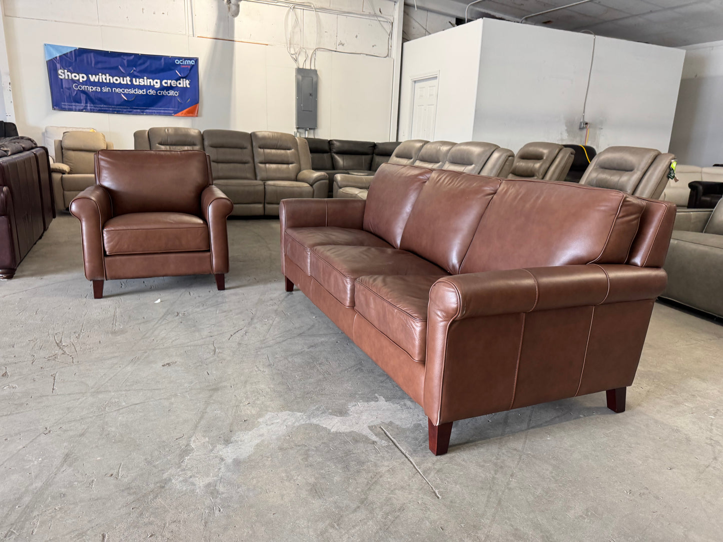 Like New Larsen 2-Piece Top Grain Leather Set