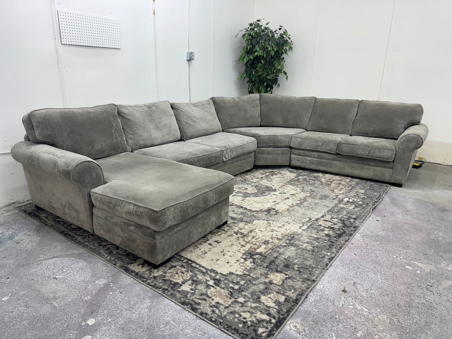 LIKE NEW Huge Gray U Shaped Sectional Couch