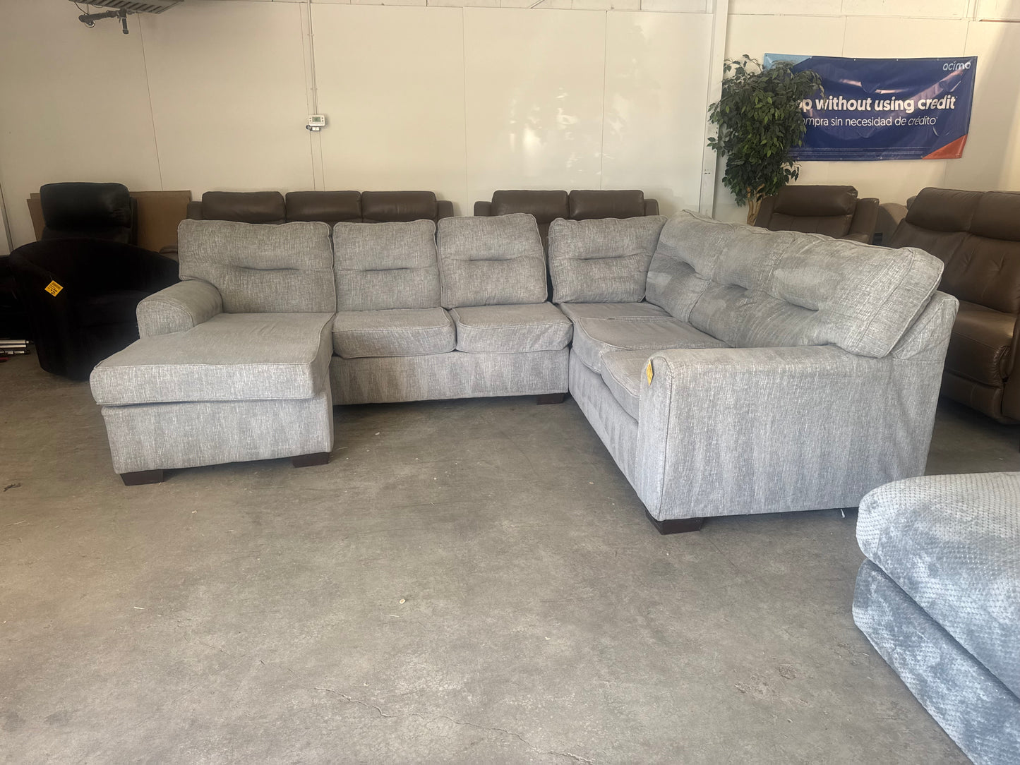 Gray U-Shape Sectional with Reversible Chaise