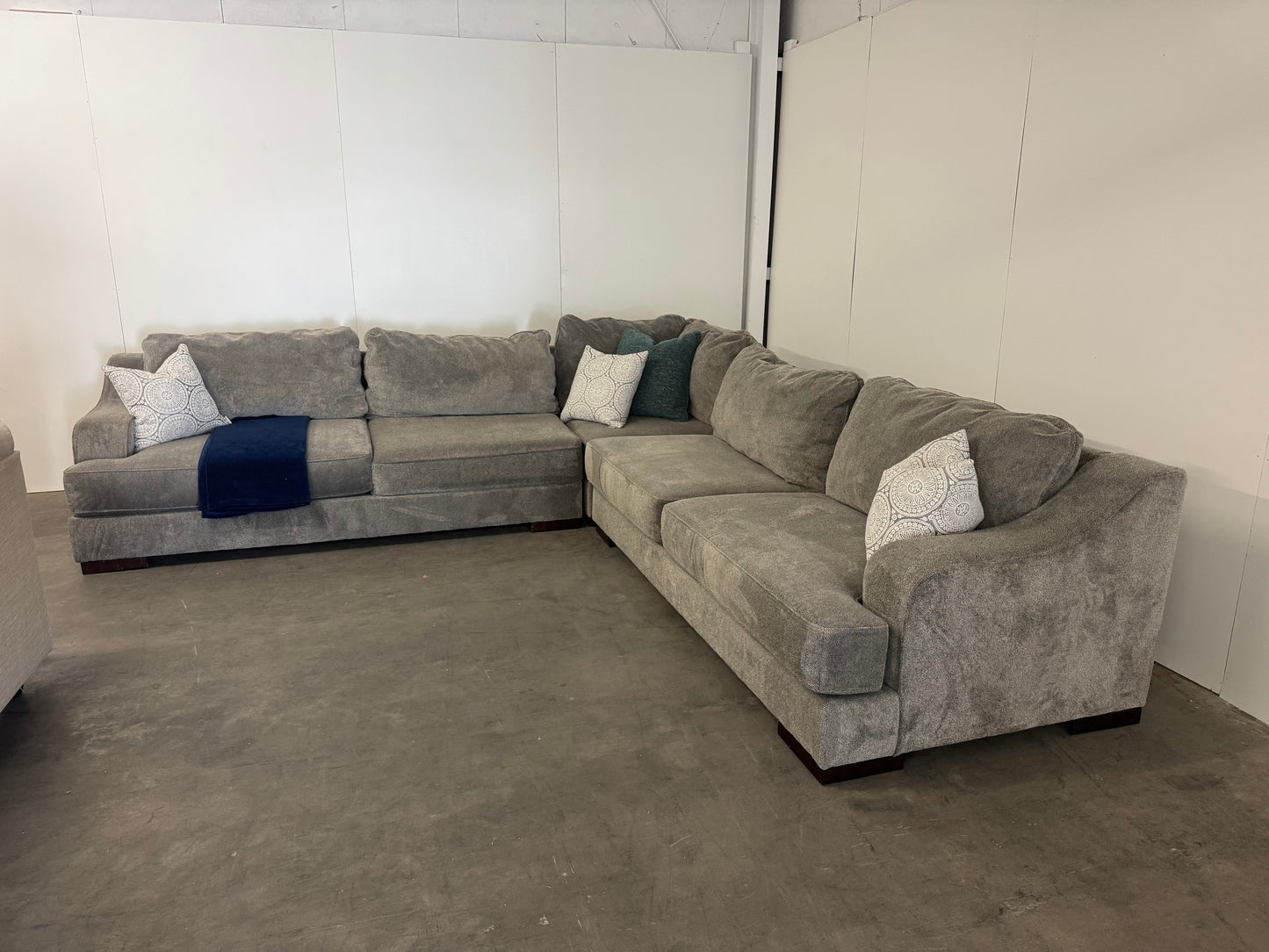 LIKE NEW Gigantic Deep-Seated Gray L Shape Sectional Sofa