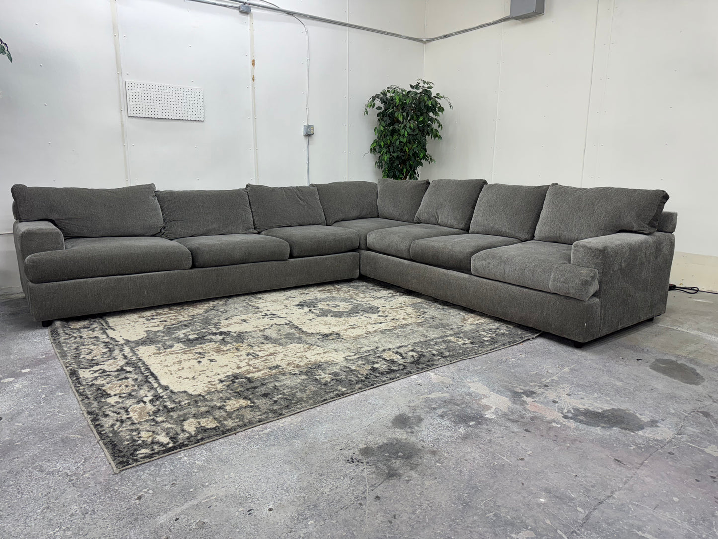 Gigantic Gray L-Shape Sleeper Sofa Sectional Couch