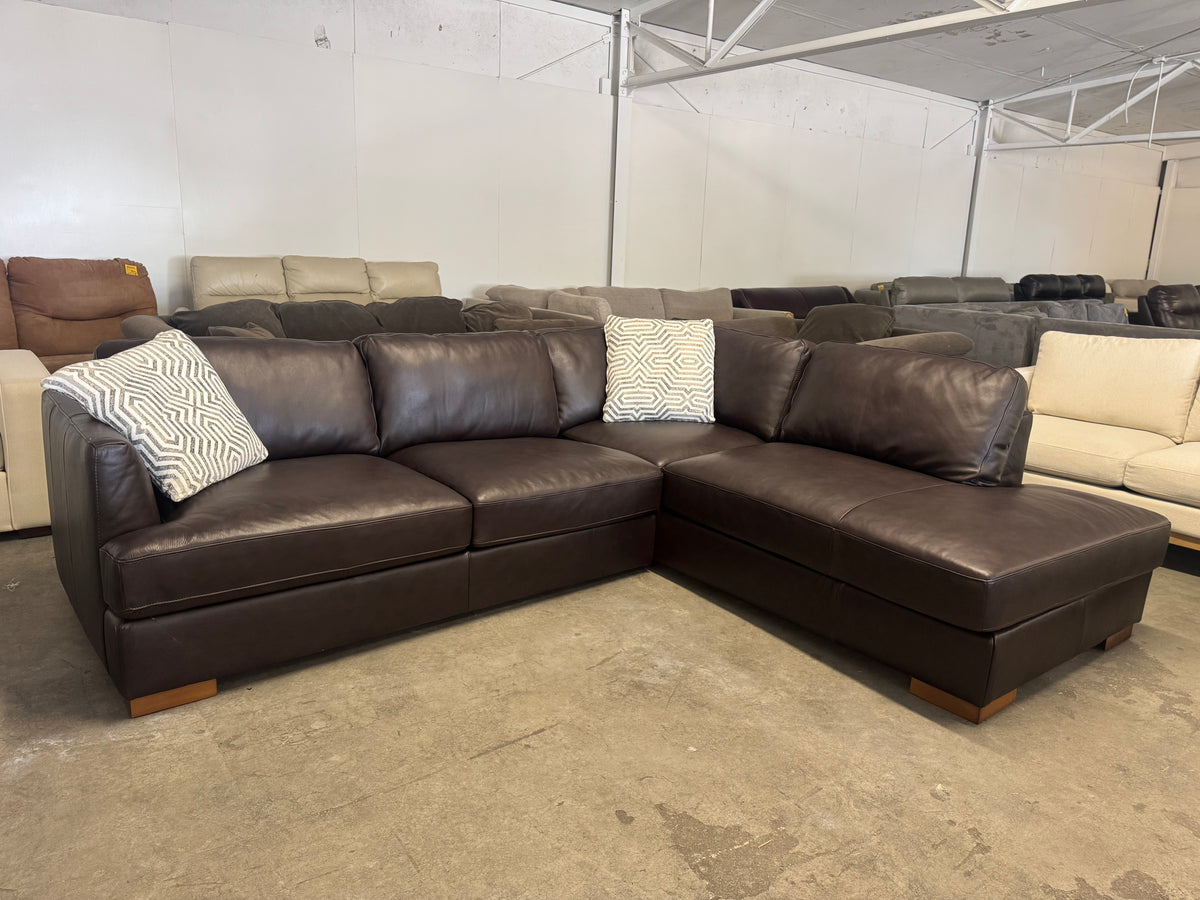Canova 100% Italian Top Grain Leather Sectional with Chaise