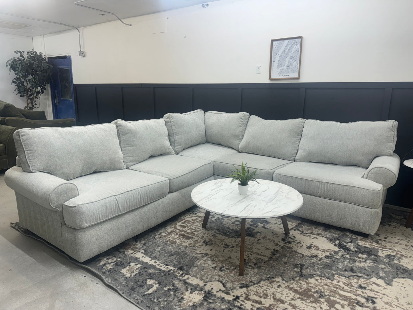 Like-new Light Gray Sectional Couch