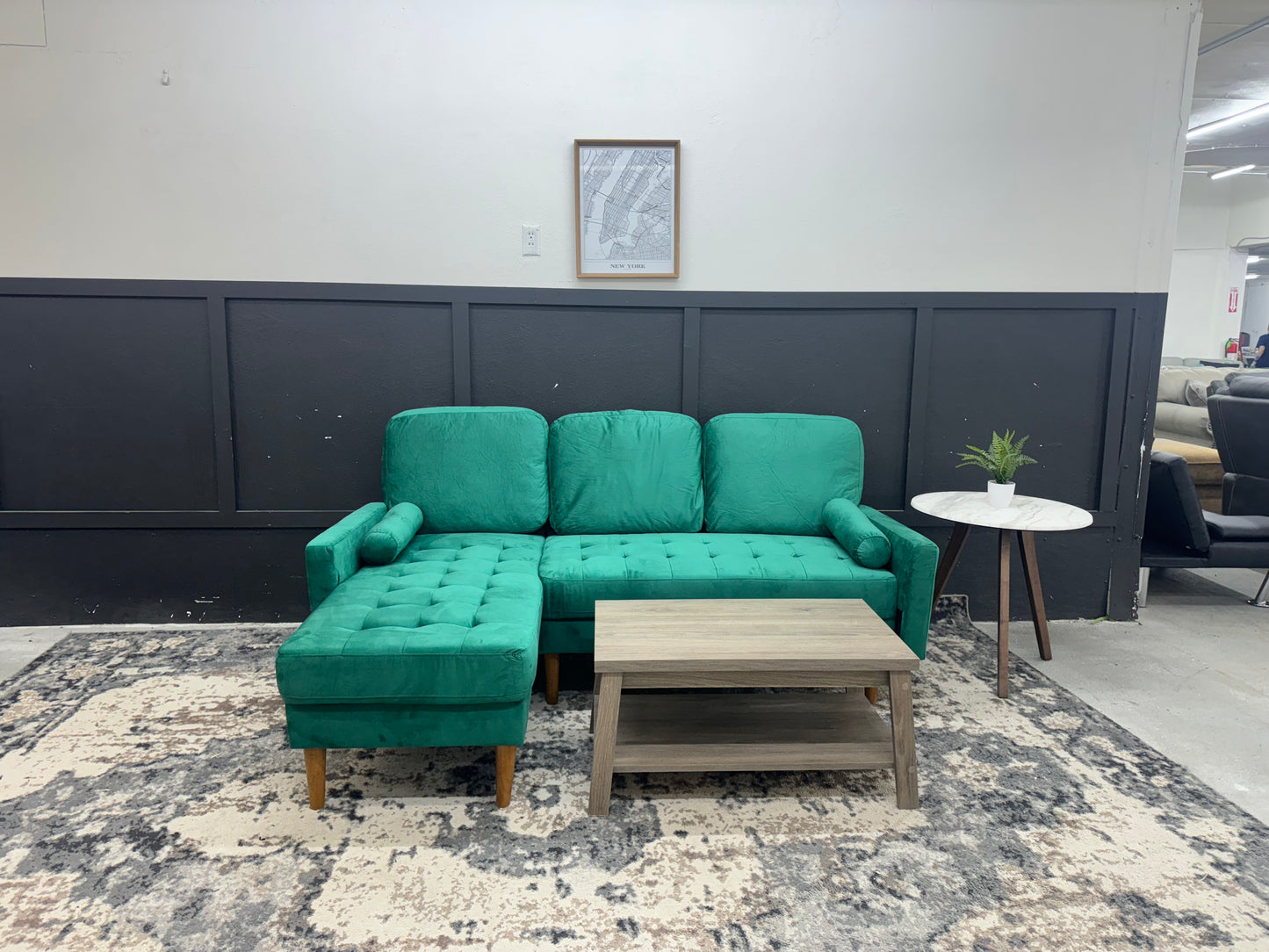 Gorgeous LIKE-NEW Mid Century Modern Emerald Green Velvet Sectional Couch