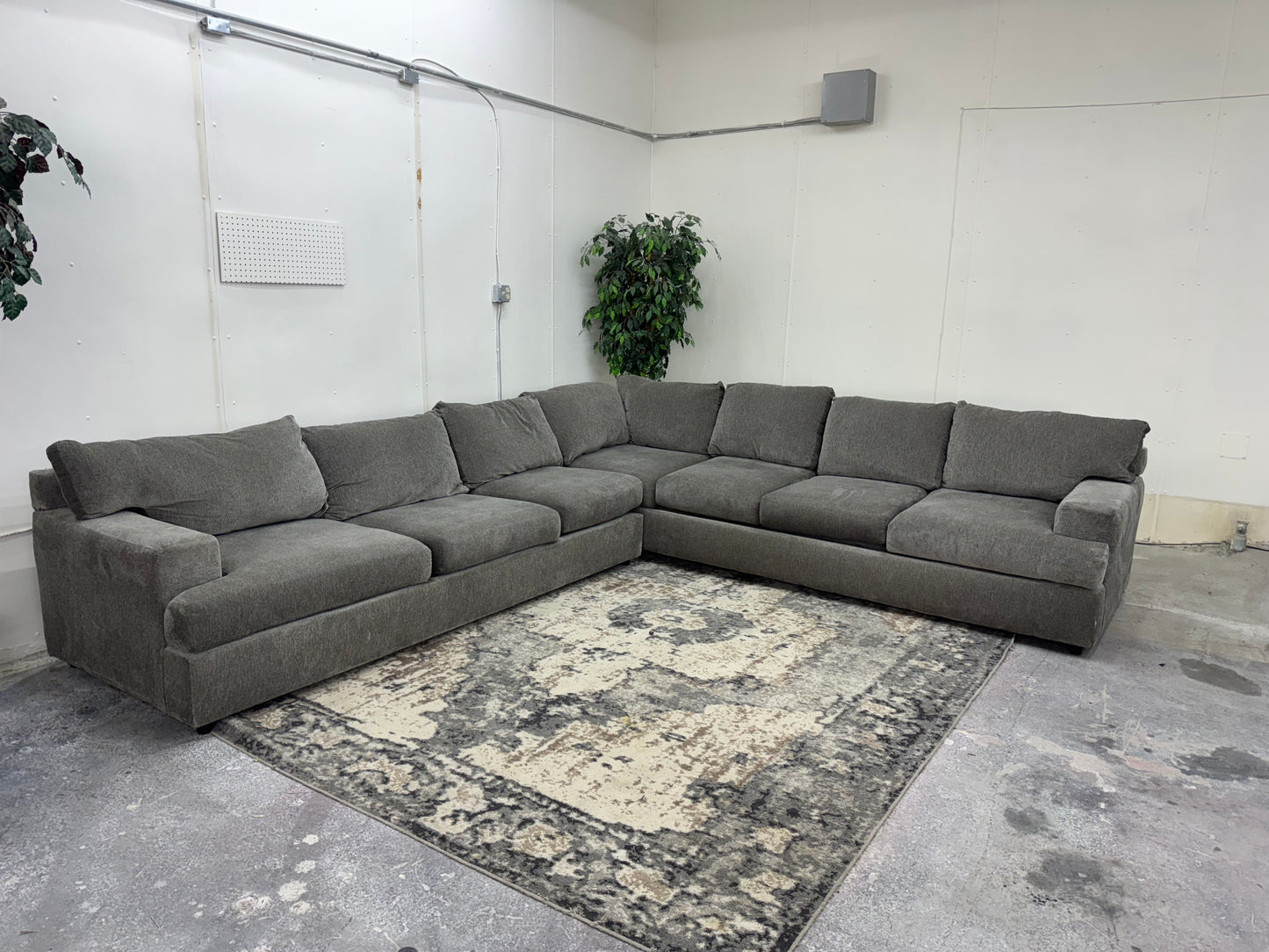 Gigantic Gray L-Shape Sleeper Sofa Sectional Couch