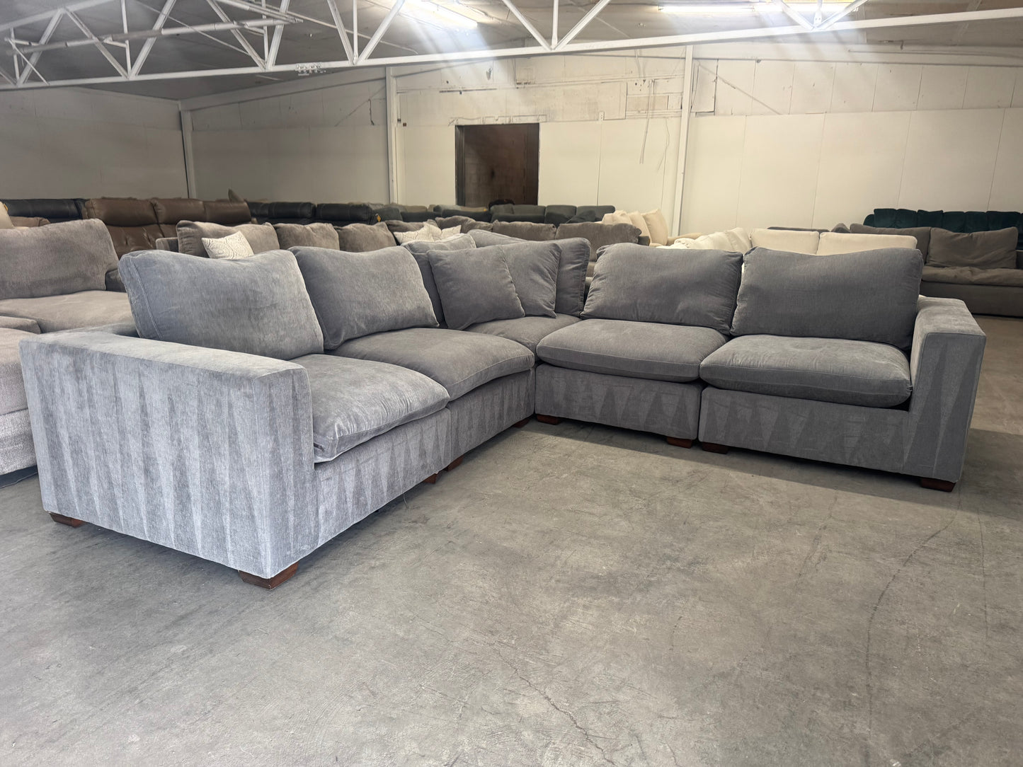 Like New 5 Piece Modular Cloud Sectional