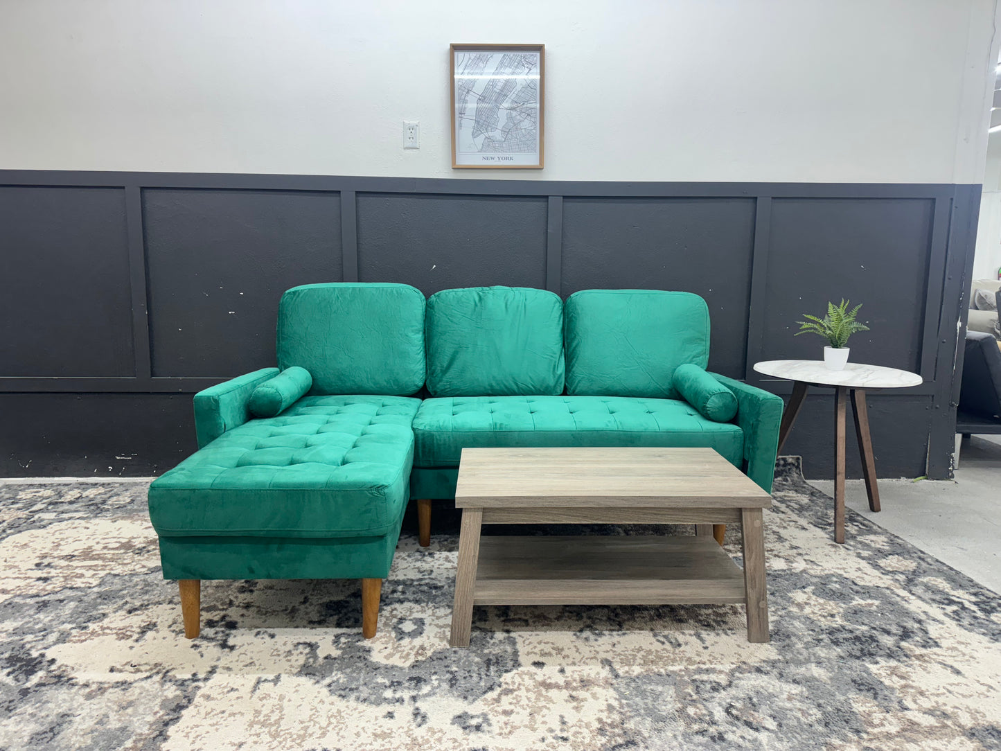 Gorgeous LIKE-NEW Mid Century Modern Emerald Green Velvet Sectional Couch