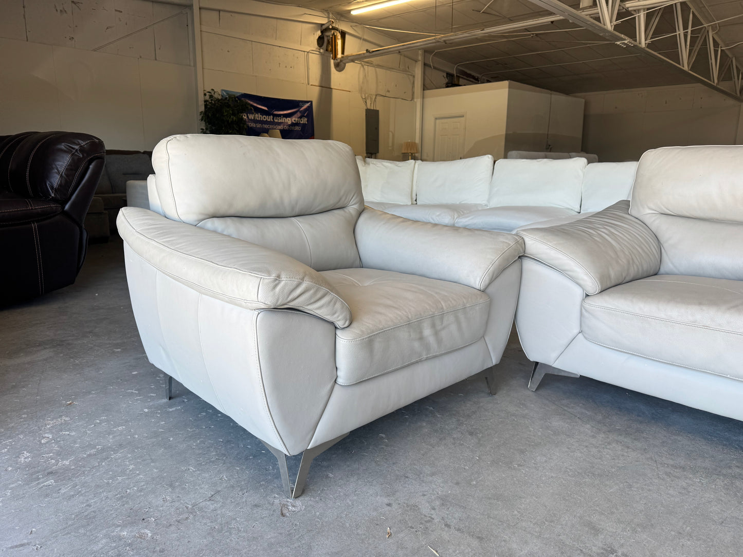 White Abbyson Leather Sofa, Loveseat & Chair Set
