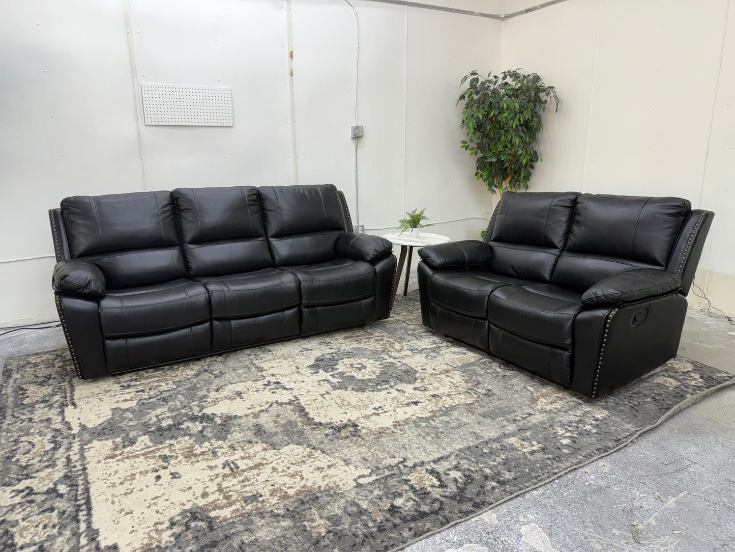Reclining Sofa Set – Gorgeous LIKE NEW Abbyson Black Leather Couch & Loveseat