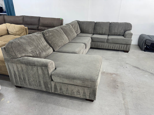 Gray U Shape Sectional with Chaise