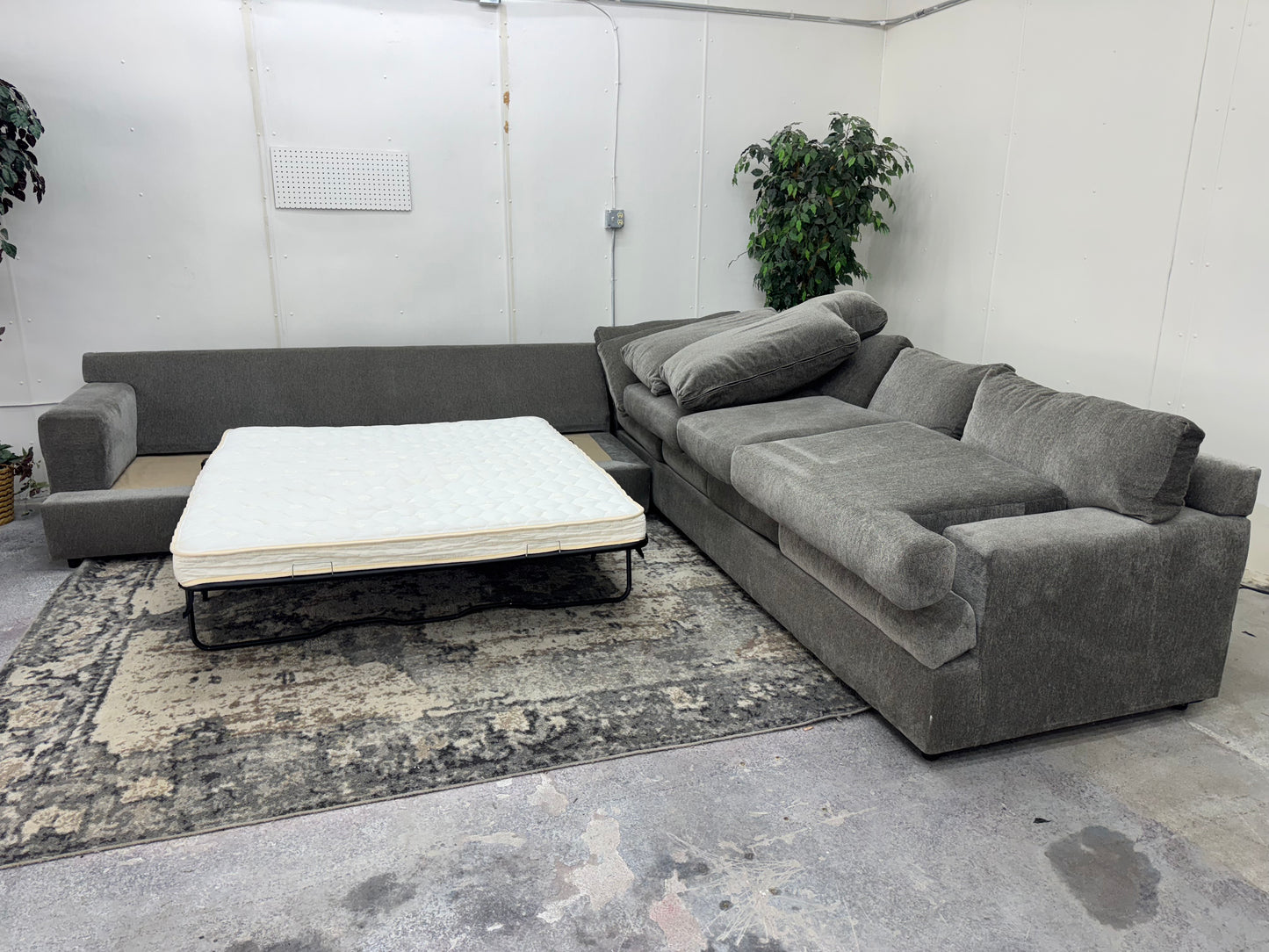 Gigantic Gray L-Shape Sleeper Sofa Sectional Couch