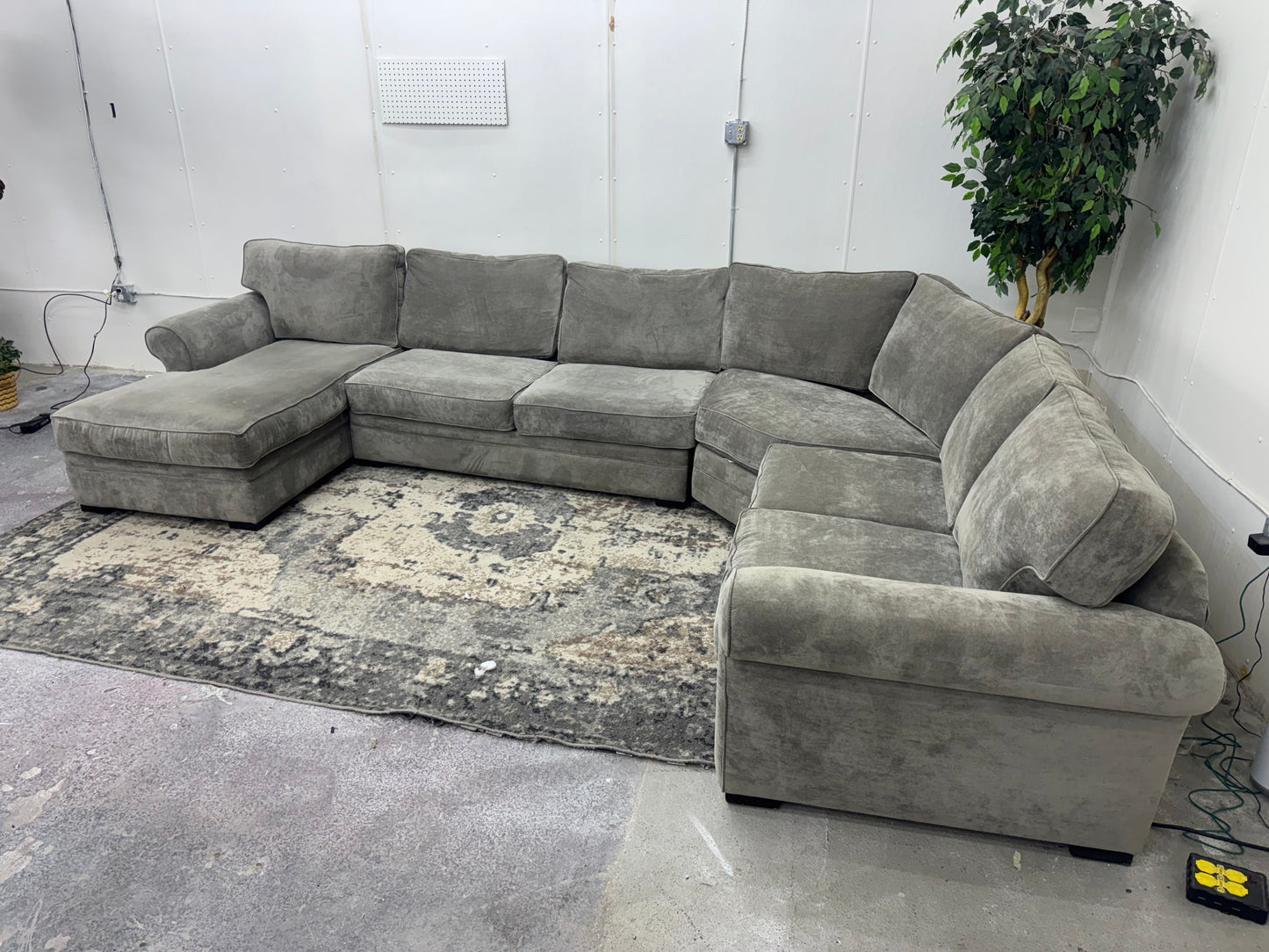 LIKE NEW Huge Gray U Shaped Sectional Couch