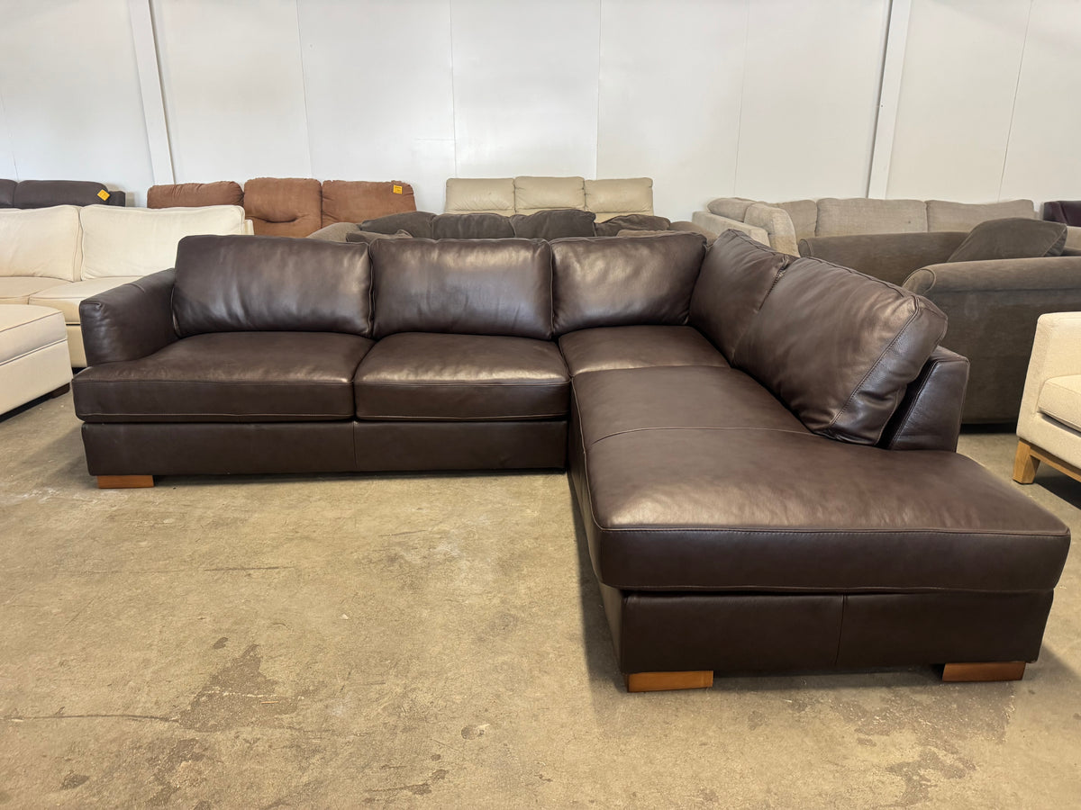 Canova 100% Italian Top Grain Leather Sectional with Chaise