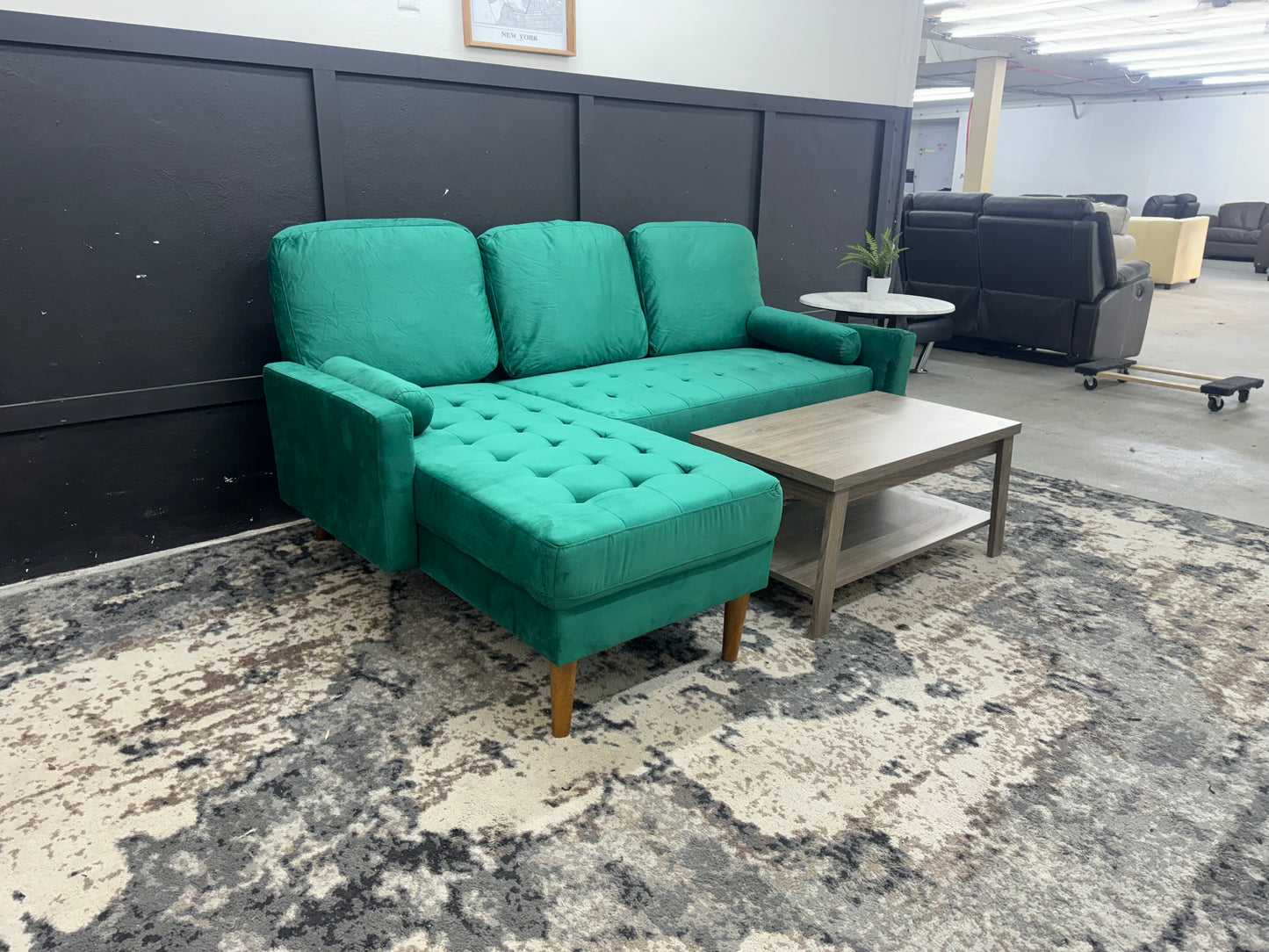 Gorgeous LIKE-NEW Mid Century Modern Emerald Green Velvet Sectional Couch