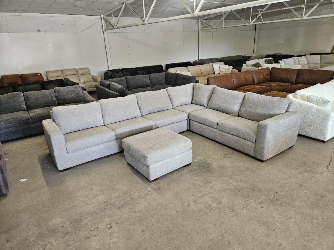 Flexsteel 5-Piece Fabric Modular Sectional with Ottoman