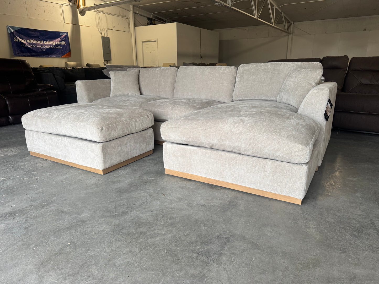 Beige Mid Century Modern L Shape Sectional w/ Reversible Chaise and Ottoman