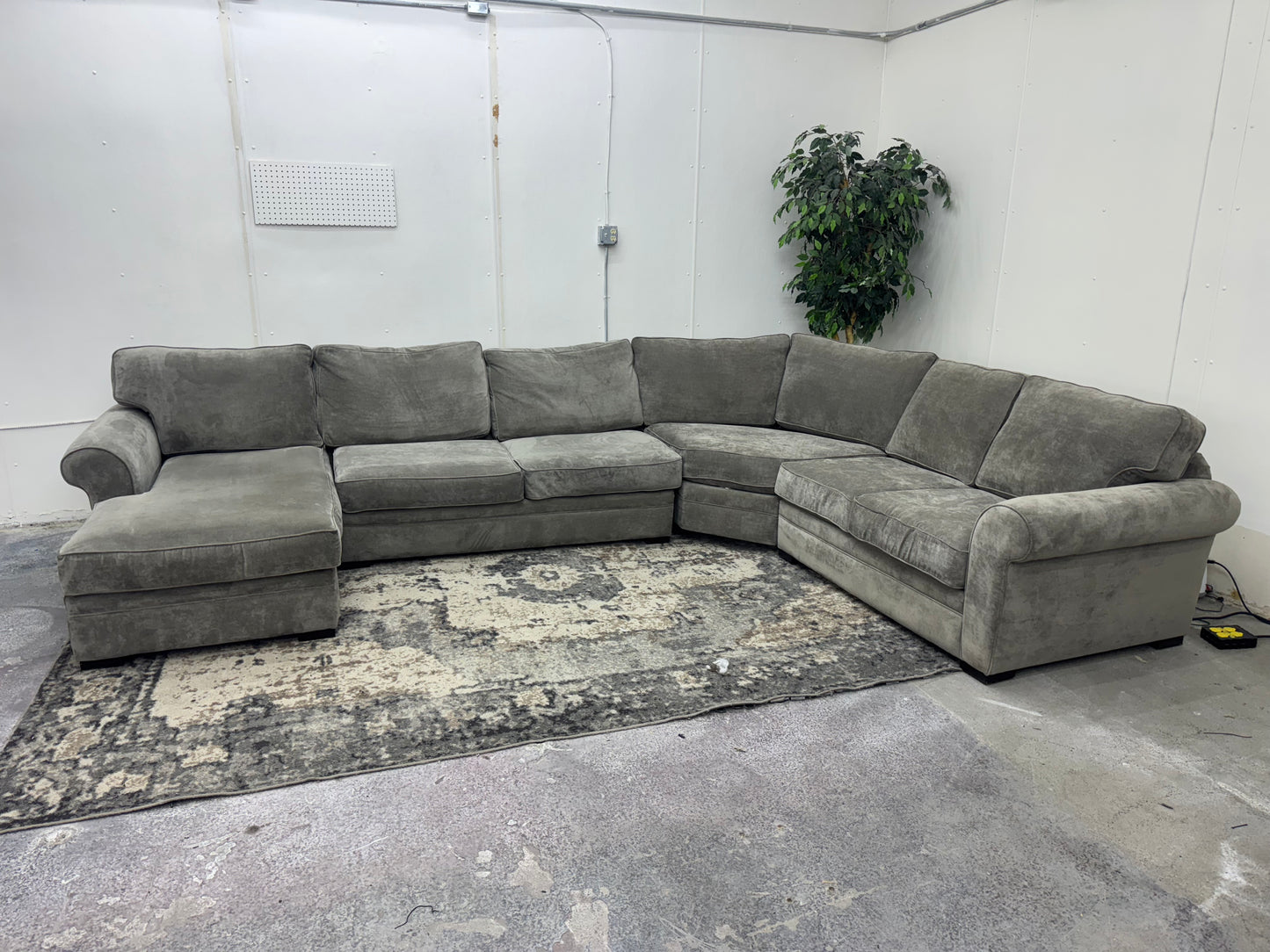 LIKE NEW Huge Gray U Shaped Sectional Couch