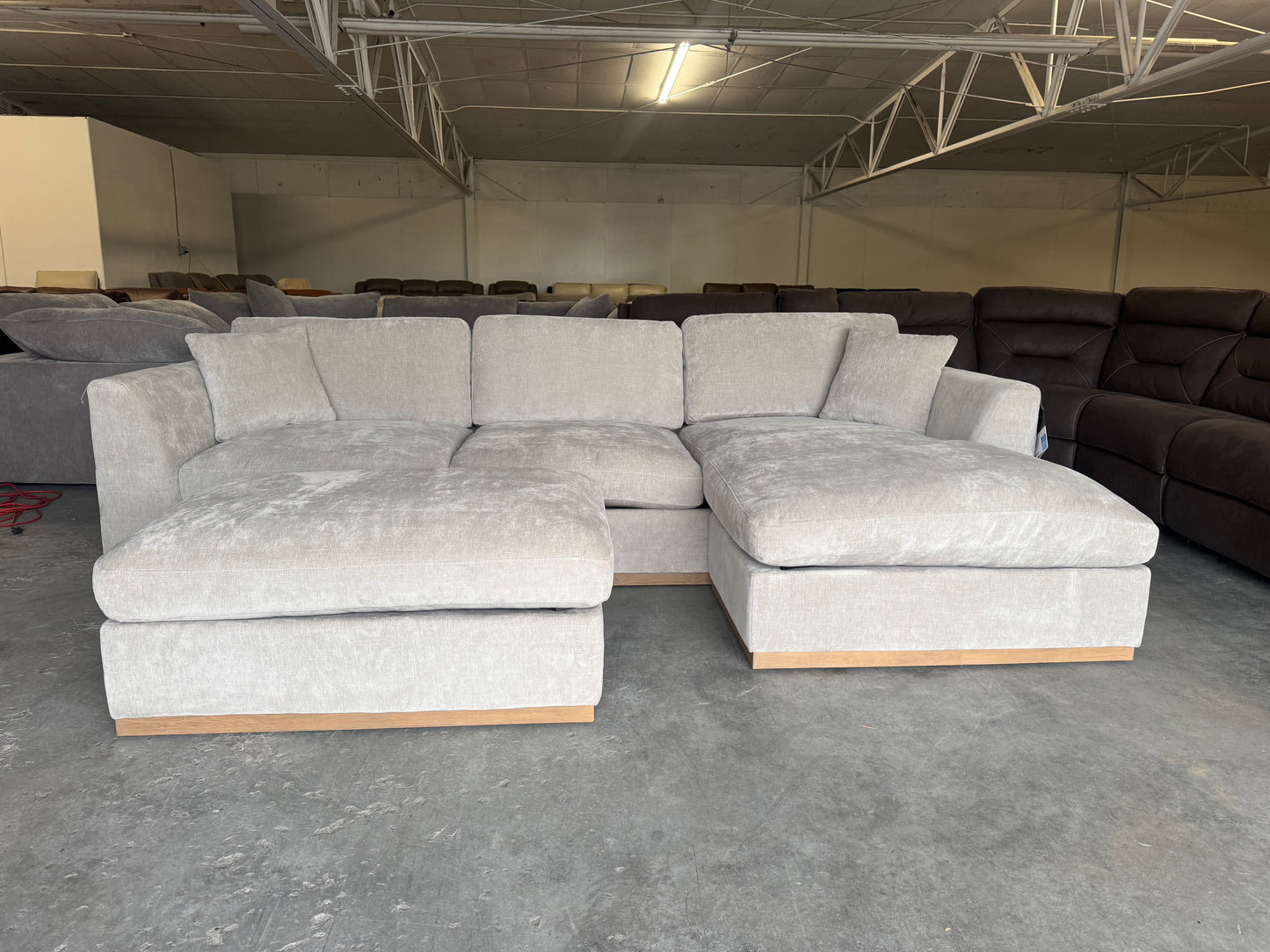Beige Mid Century Modern L Shape Sectional w/ Reversible Chaise and Ottoman