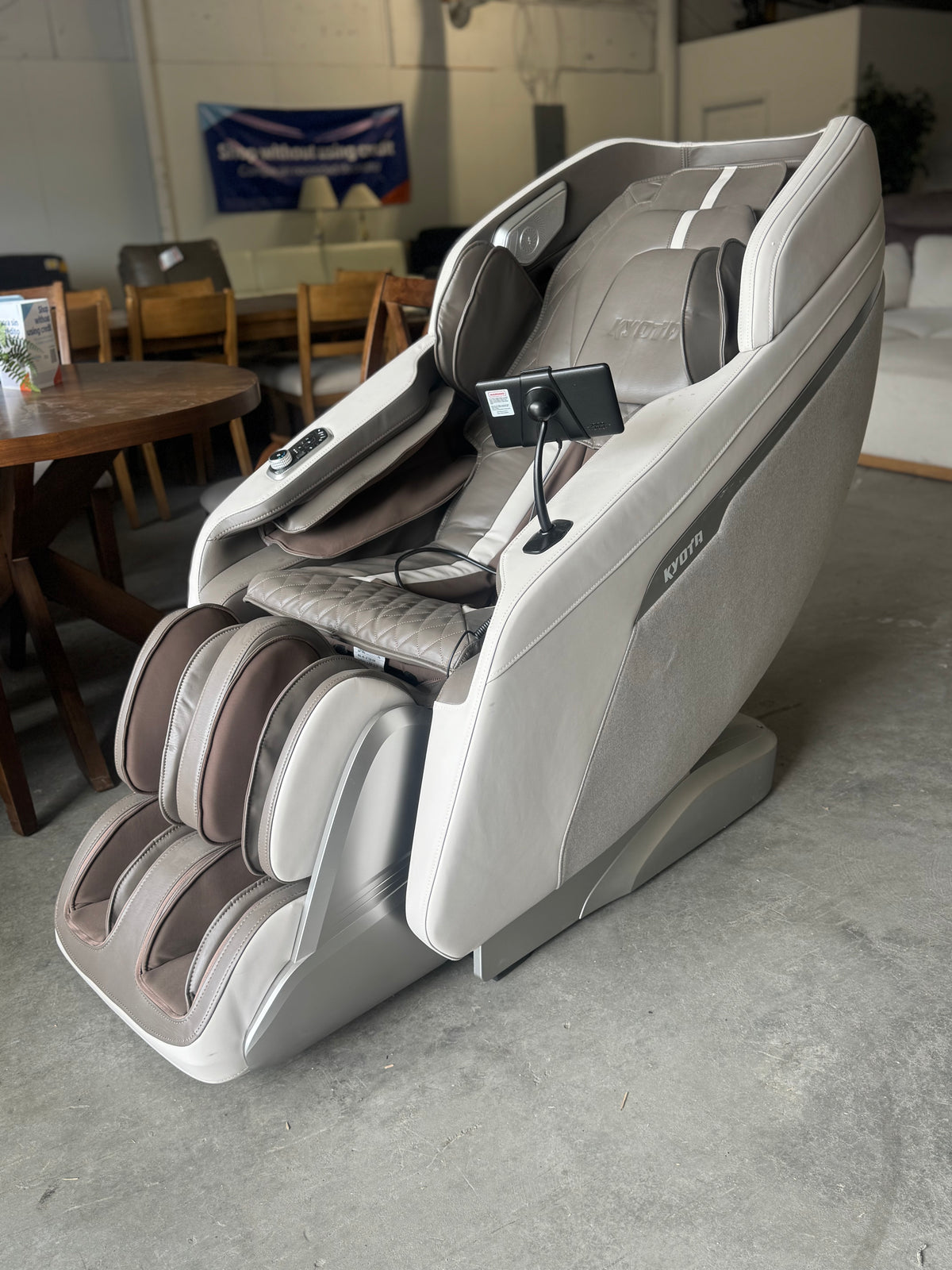 Kyota Kiyomi M698 4D Zero Gravity Massage Chair
