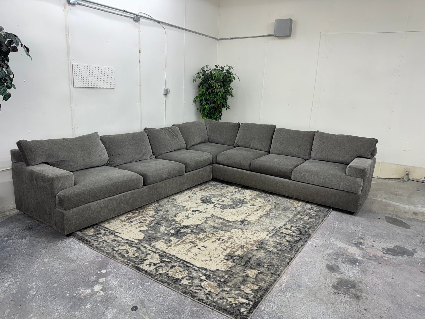 Gigantic Gray L-Shape Sleeper Sofa Sectional Couch