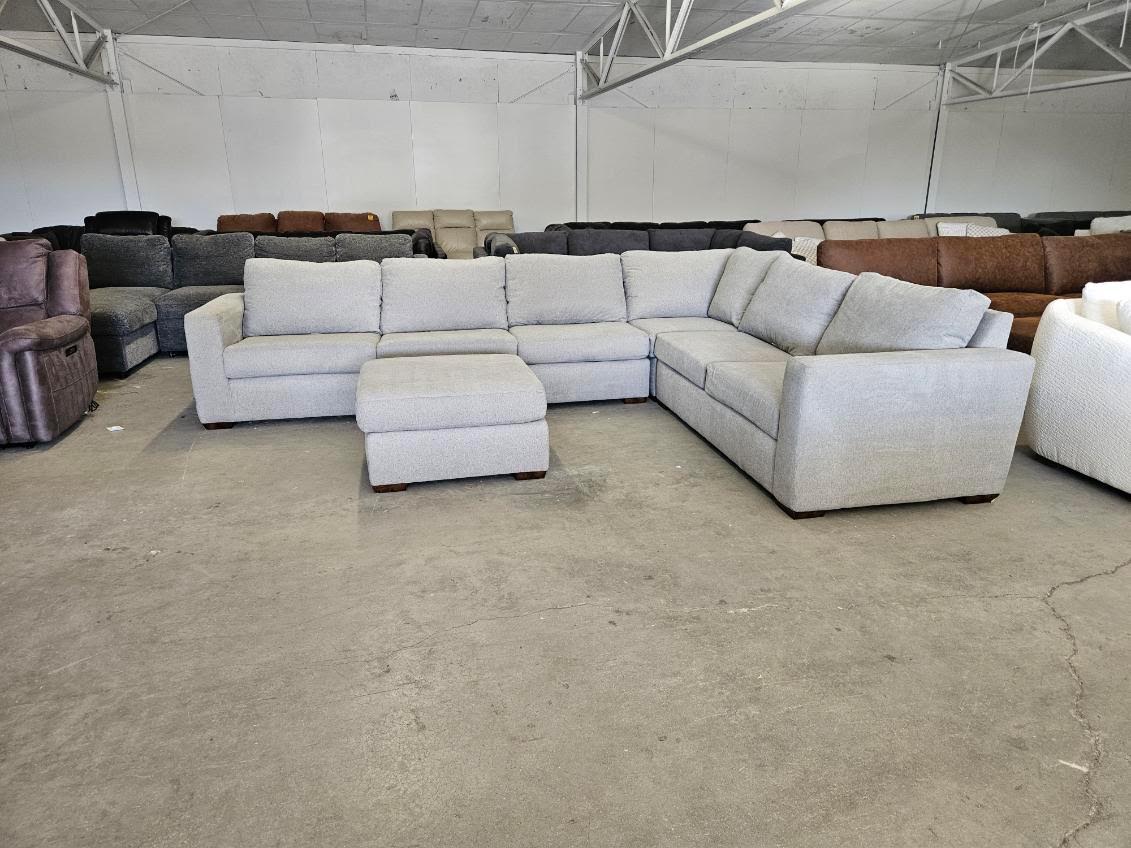 Flexsteel 5-Piece Fabric Modular Sectional with Ottoman