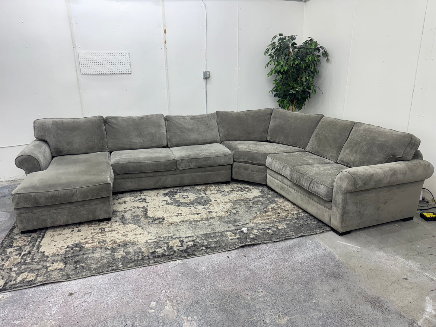 LIKE NEW Huge Gray U Shaped Sectional Couch