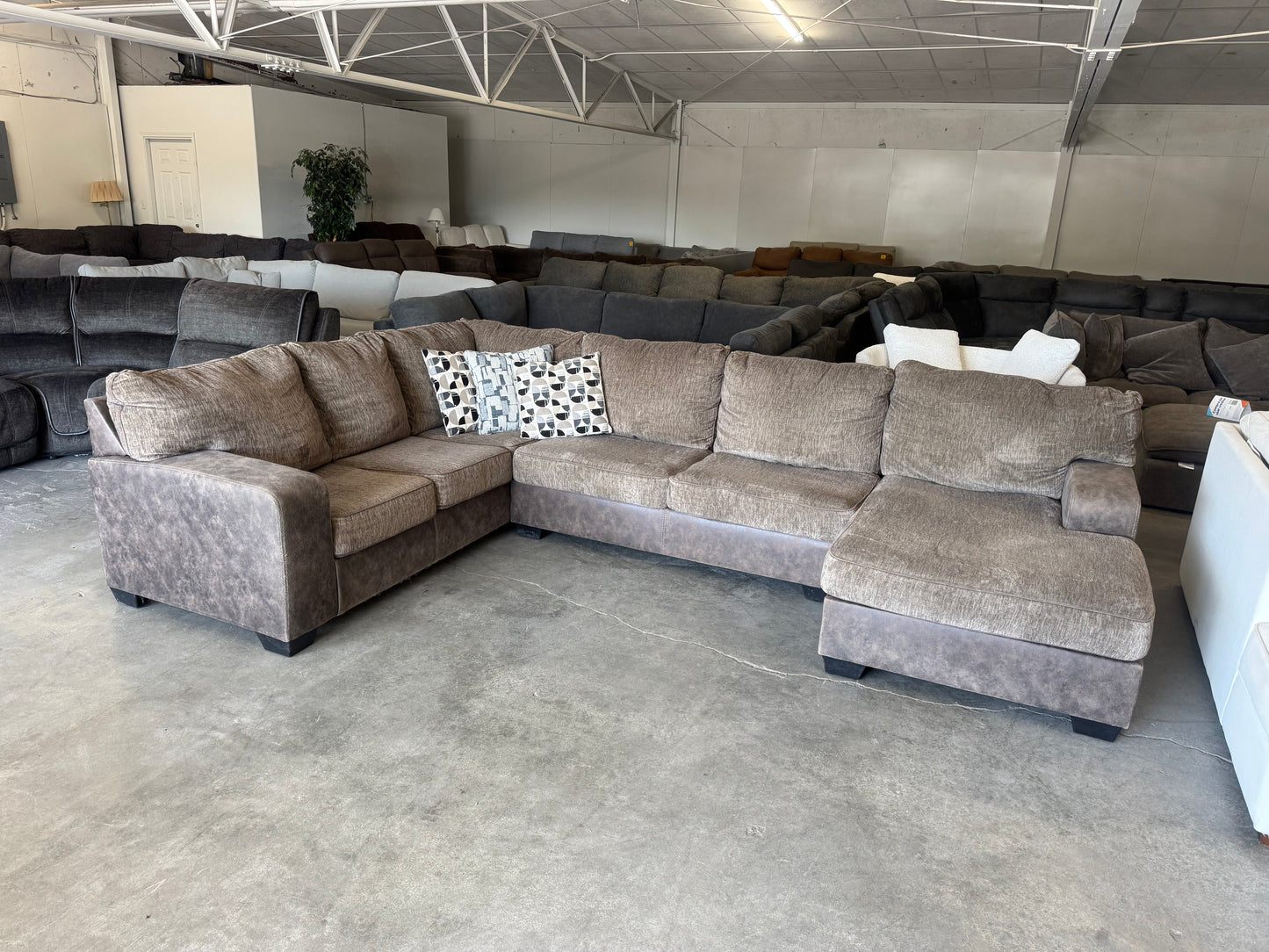 Plush Brown Two-Tone U-Shaped Sectional