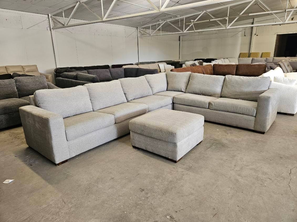 Flexsteel 5-Piece Fabric Modular Sectional with Ottoman